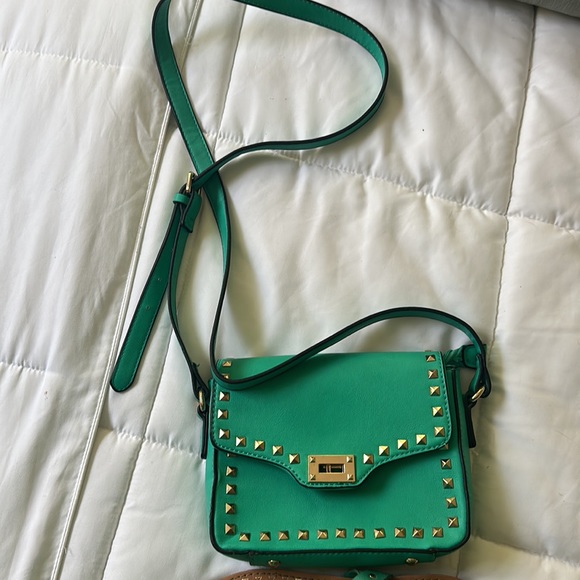 Crossbody bag with matching sandals - Picture 2 of 4